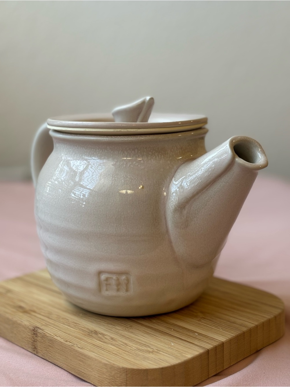 FN Food Nanny Peony Ceramic Stoneware Tea Pot with Lid Blush Pink - Picture 7 of 9